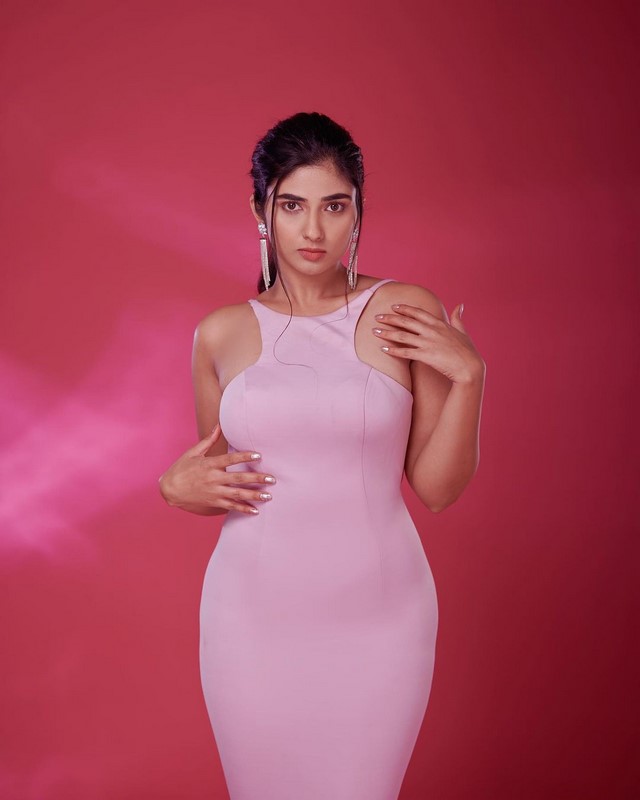 Kollywood beauty pragya nagra is picking up guys with hot shots-Pragyanagra, Pragya Nagra Photos,Spicy Hot Pics,Images,High Resolution WallPapers Download